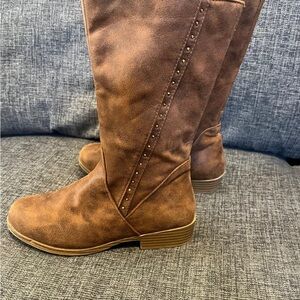 LARA Tan Heeled Boots with Stud Detail